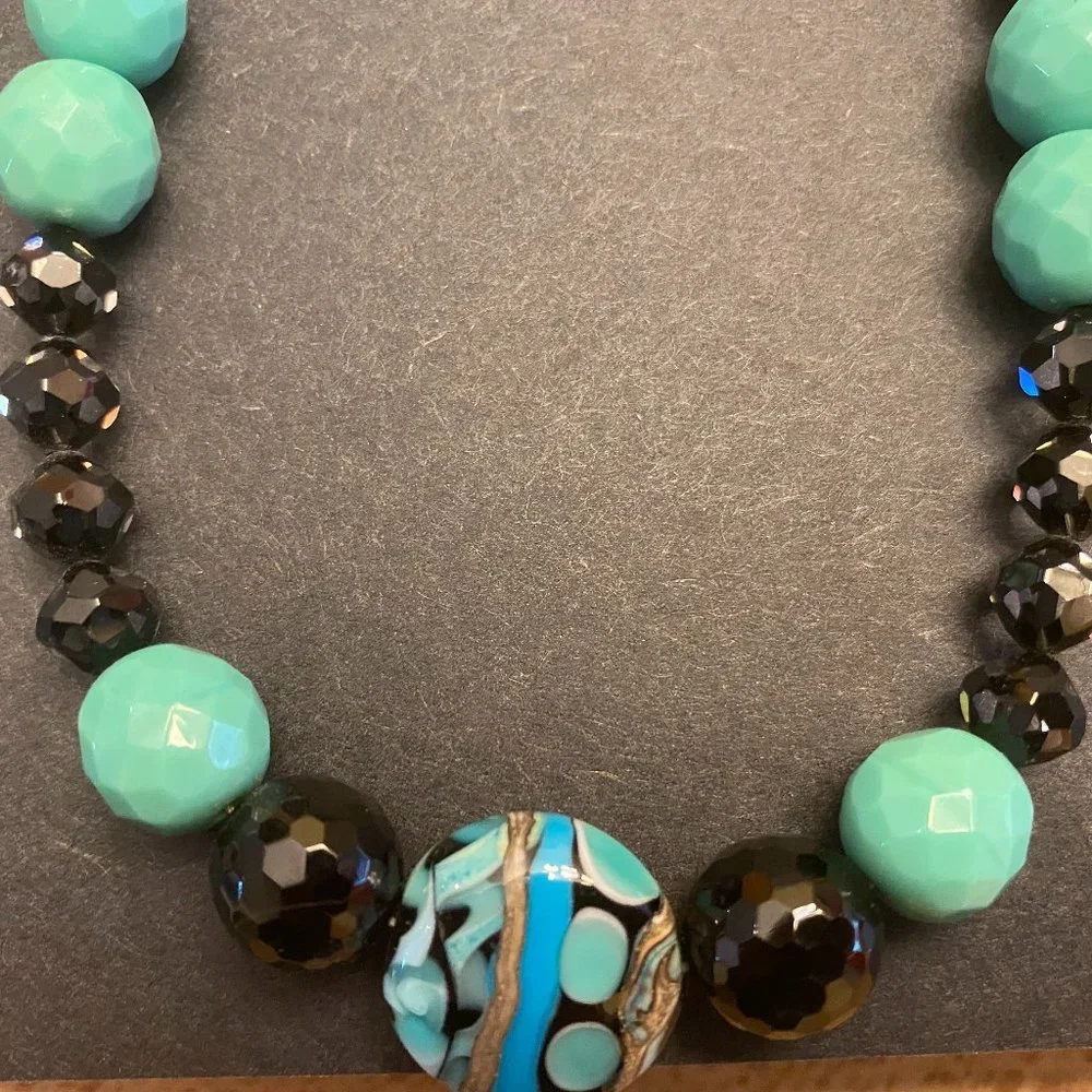 Handmade Brand New Beautiful Beaded 18" Necklace - Picture 3 of 8